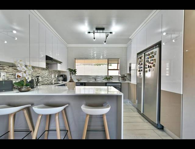 3 BEDROOM CLUSTER FOR SALE IN GLENVISTA